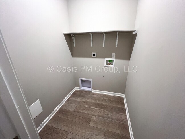 Building Photo - 521 Rochdale Run