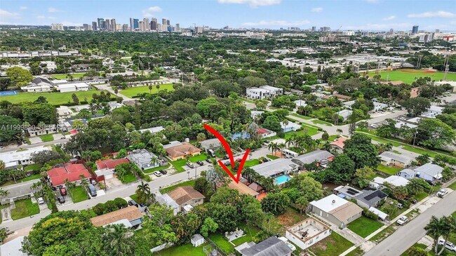 Building Photo - 920 SW 30th St