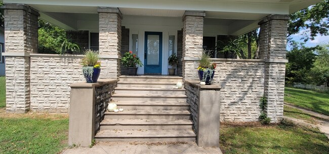 Primary Photo - 803 Osage St