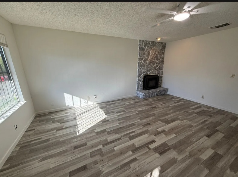 Building Photo - 9652 Lake Natoma Dr