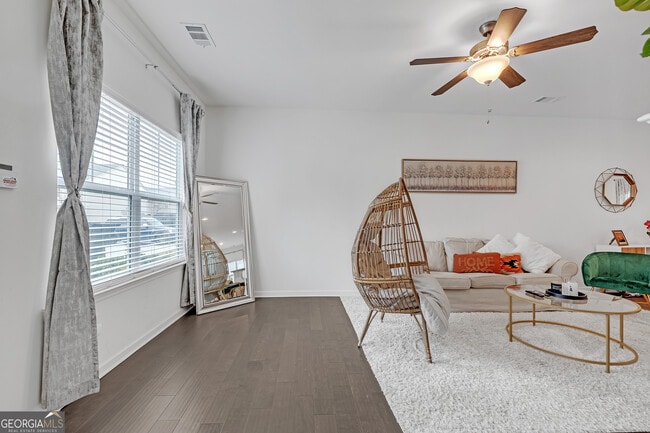 Building Photo - 909 Ambient Way