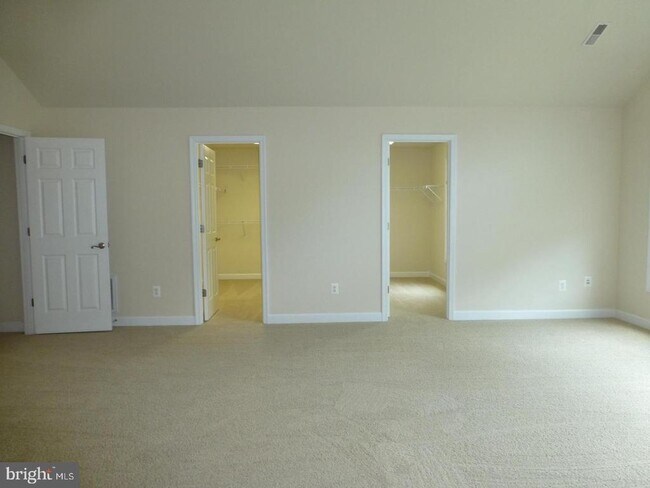 Building Photo - 6930 Westlawn Dr