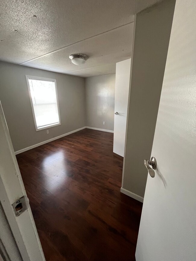 Building Photo - Black Creek Living 2