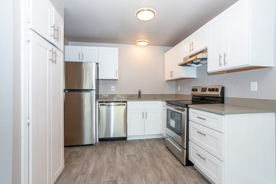 Primary Photo - Forest Park Apartments