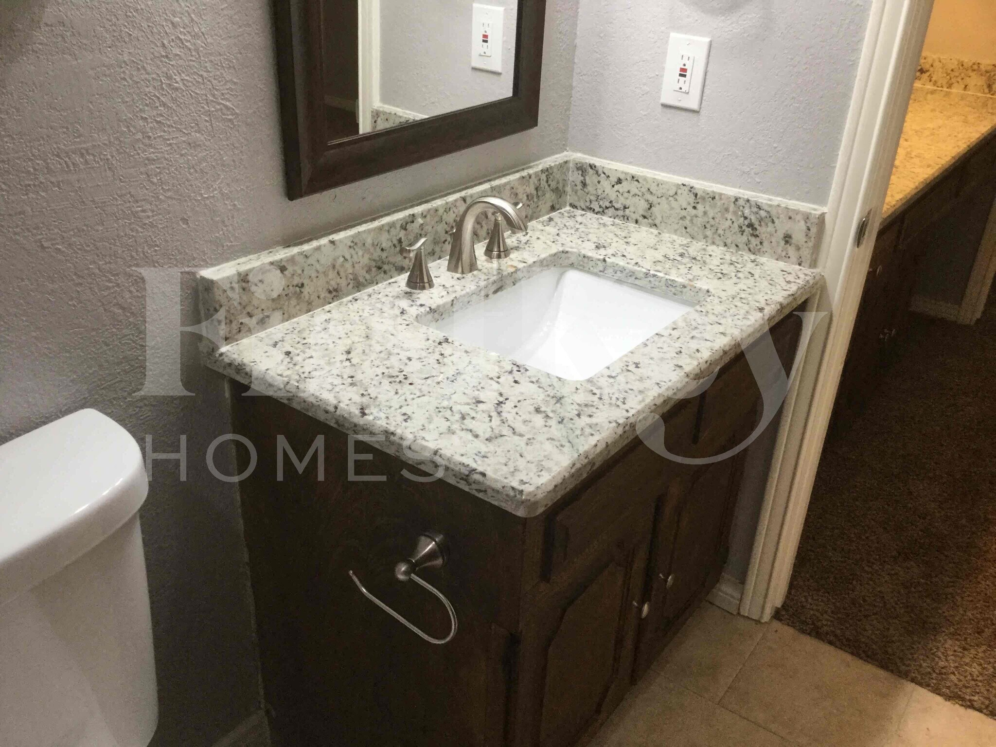 Building Photo - 419 Buckingham Pl