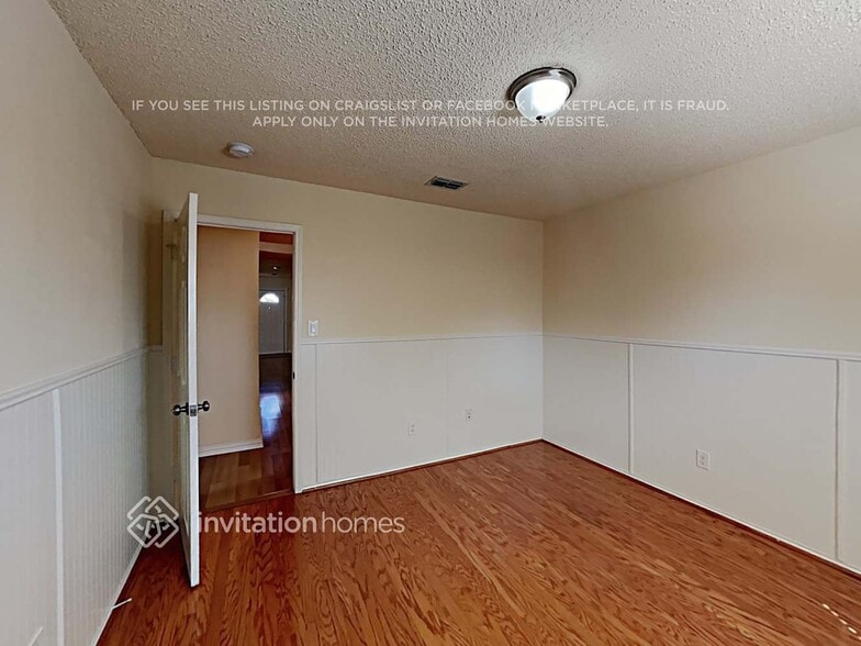 Building Photo - 2075 Paint Pony Ln