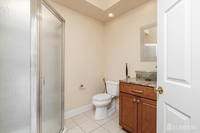 Building Photo - 15 Meadowlark Dr