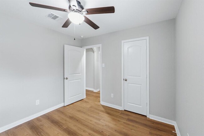 Building Photo - 1326 Amy Dr