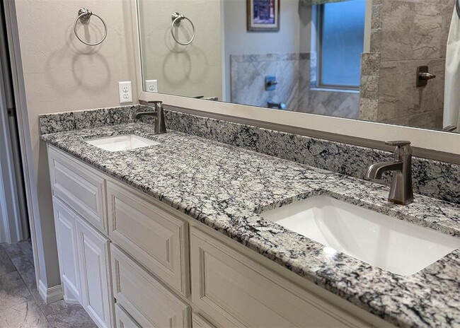 Building Photo - 4201 Palmetto Trail