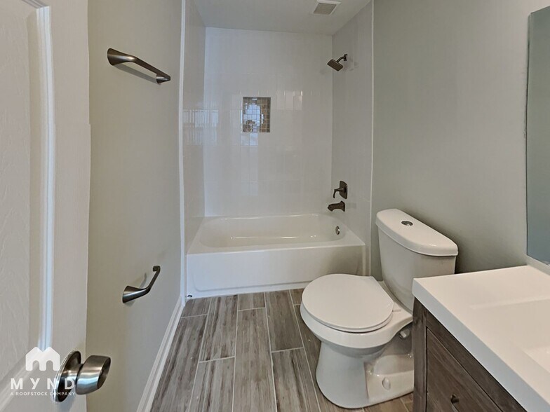 Building Photo - 480 Rockwell St SW