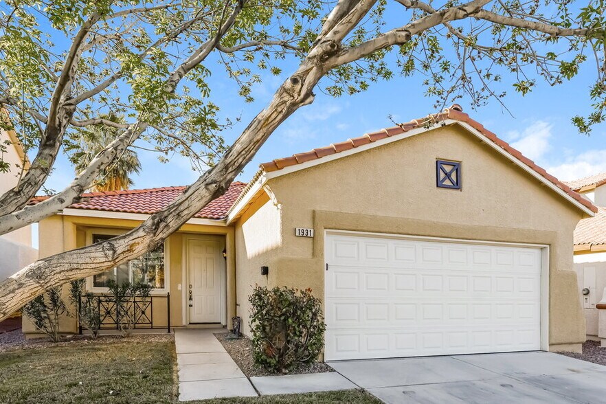 Building Photo - 1931 Giant Pine Ave