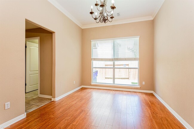 Building Photo - 4 br, 2 bath House - 2407 Tivoli Dr