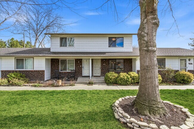 Building Photo - 8443 W Rifleman St
