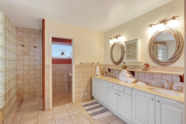 Building Photo - 7501 S Indian River Dr