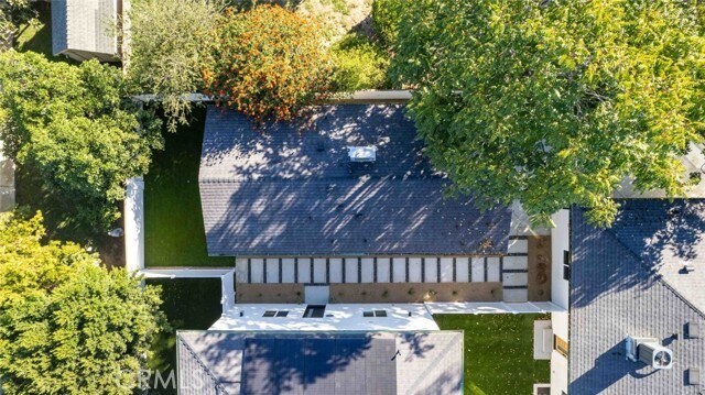 Building Photo - 6844 Cedros Ave