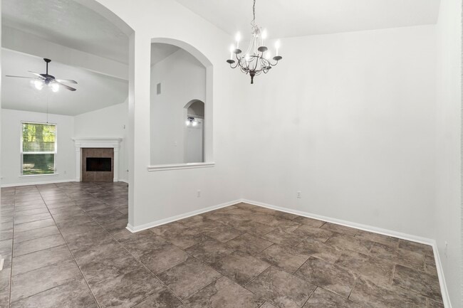 Building Photo - 255 Genesee Ridge Ct
