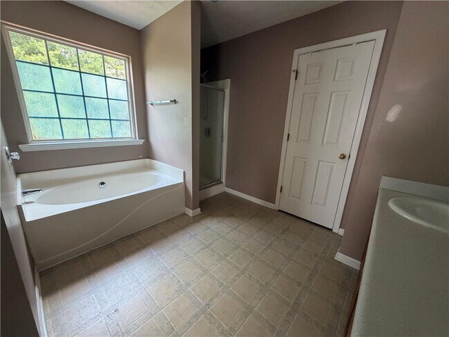 Building Photo - 3865 Crescent Walk Ln NE