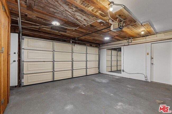 Building Photo - 112 Fleet St