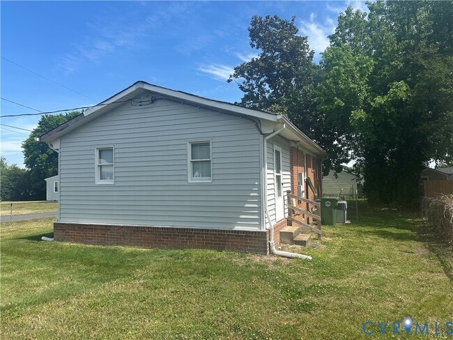 Building Photo - 5407 Stokes Ln