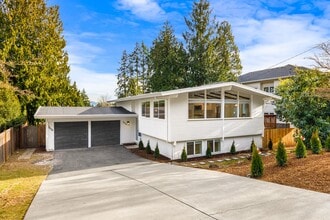 Building Photo - Gorgeous Fully Renovated 5 Bedroom Redmond/Bellevue/Kirkland Border
