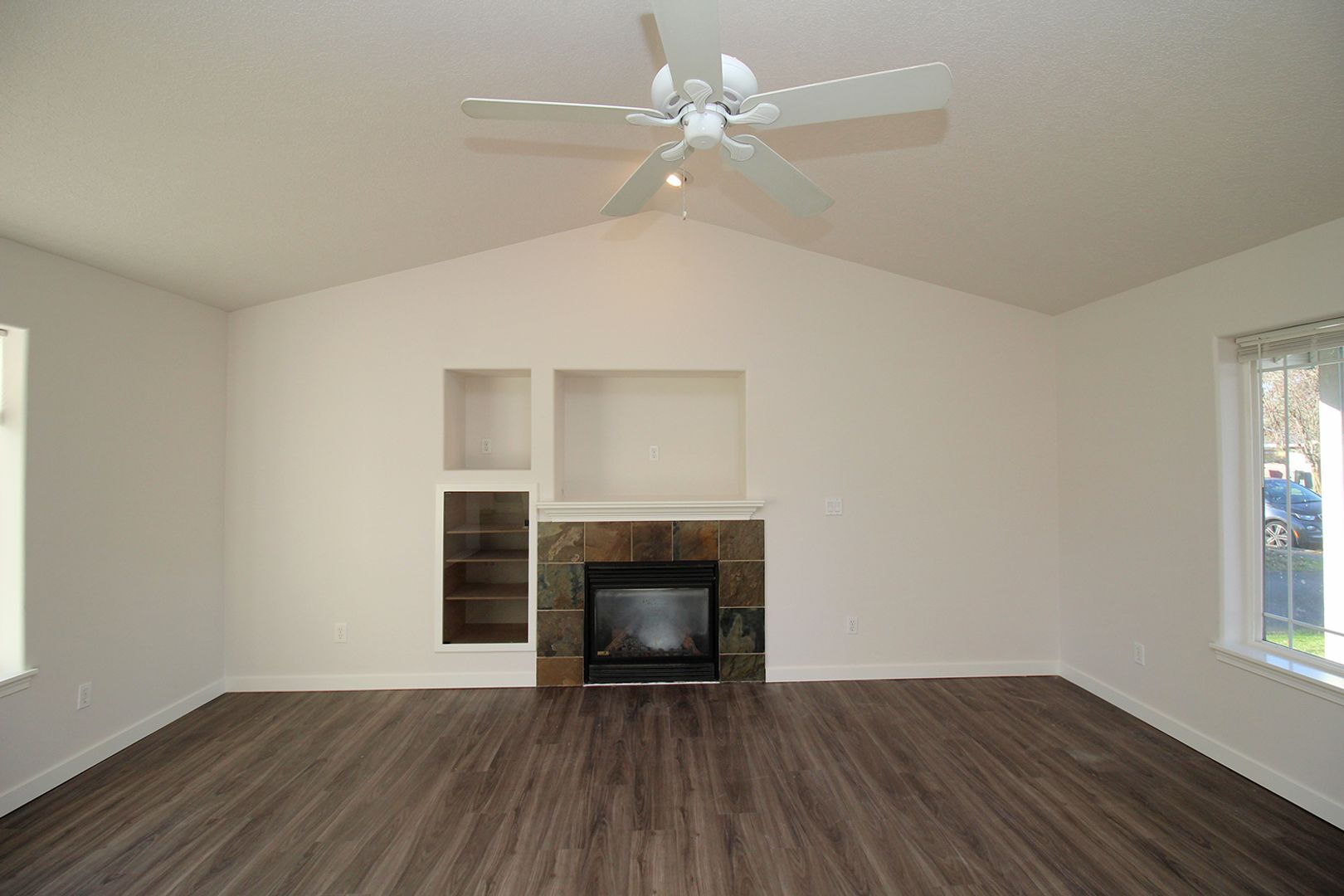 Building Photo - 1630 SE 4th St