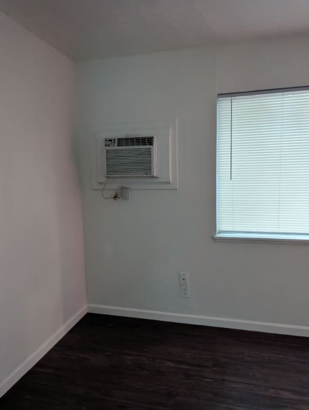 Building Photo - 2615 D St