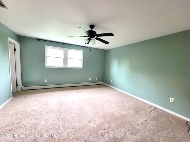 Building Photo - 319 Carnation Dr