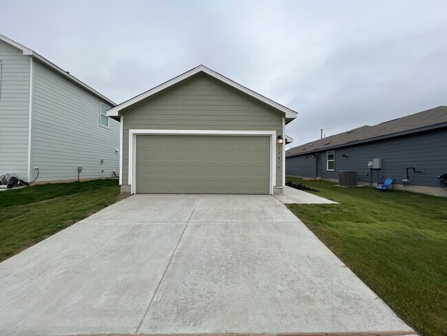 Building Photo - 13819 Llama Pl