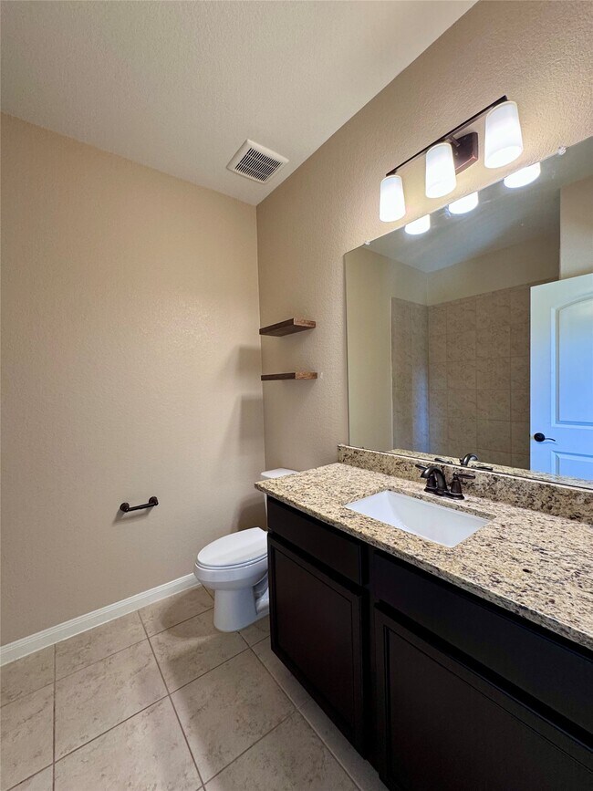 Building Photo - 21323 Echo Manor Dr