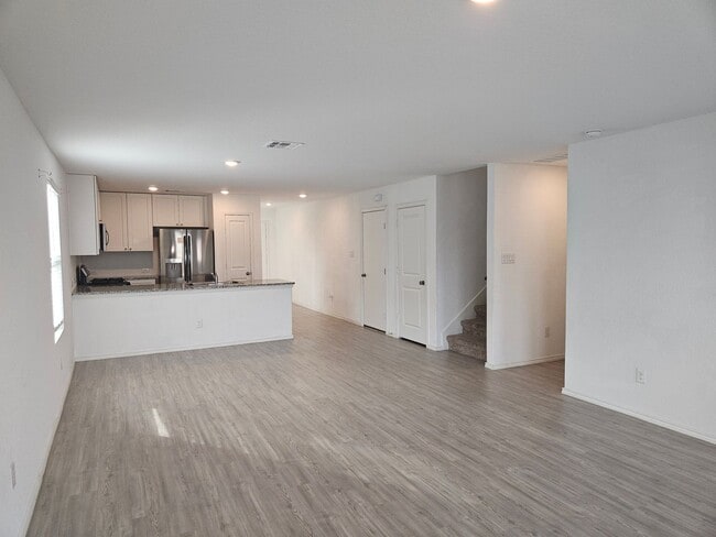 Building Photo - 4 Bedroom with 2 car garage