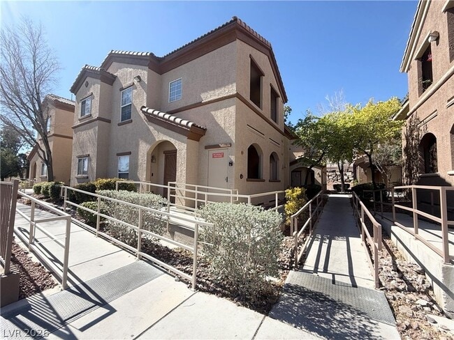 Building Photo - 3915 Legend Hills St