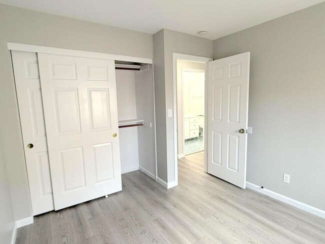 Building Photo - Excellent Location! Near BART, Downtown! Main Chance Estates Townhouse