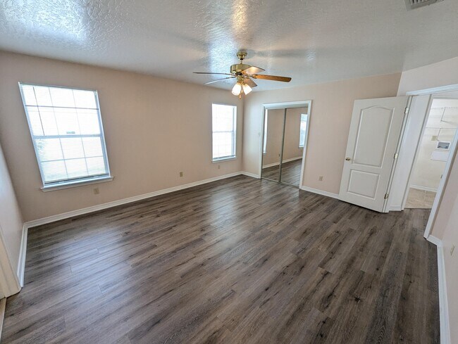 Building Photo - 509 Rush Park Cir