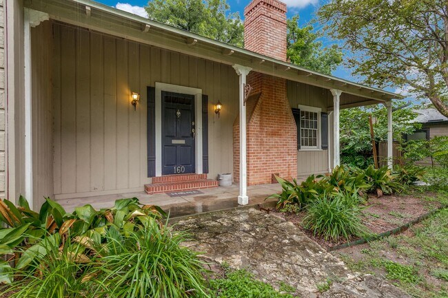 Building Photo - CHARMING ALAMO HEIGHTS COTTAGE