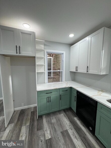 Building Photo - 2755 N Dover St