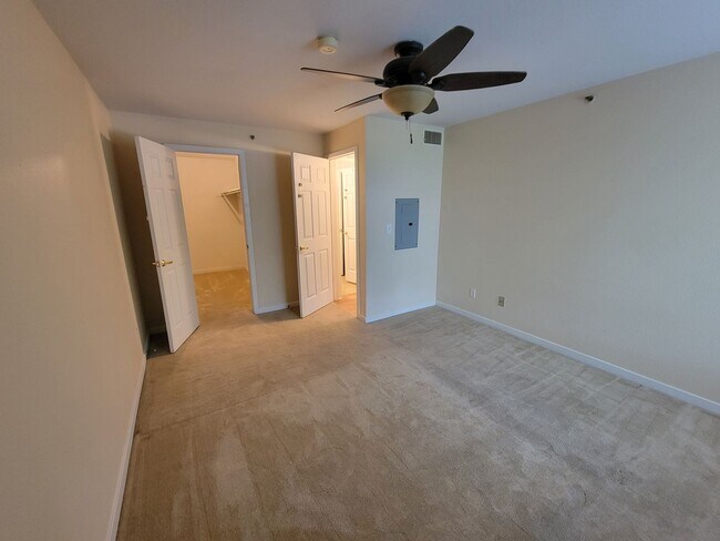 Building Photo - Super spacious 1 bedroom condo in South Boulder with reserved parking