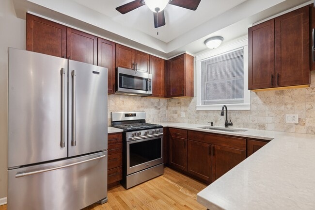 Building Photo - 2742 N Bosworth Ave