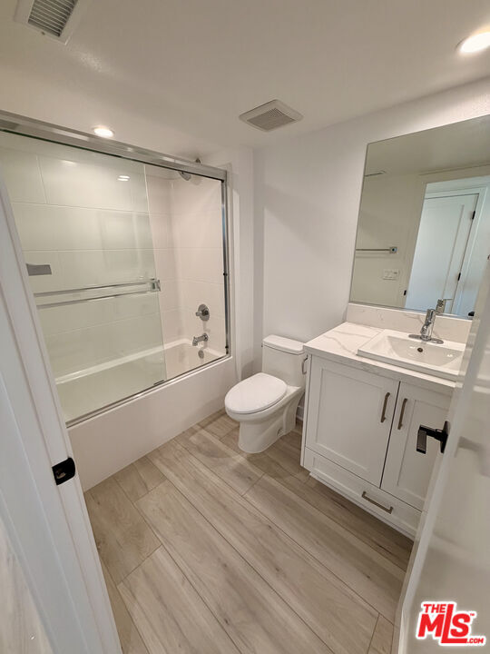 Building Photo - 121 E 223rd St