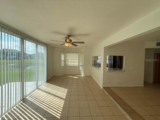 Building Photo - 833 Caribbean Dr