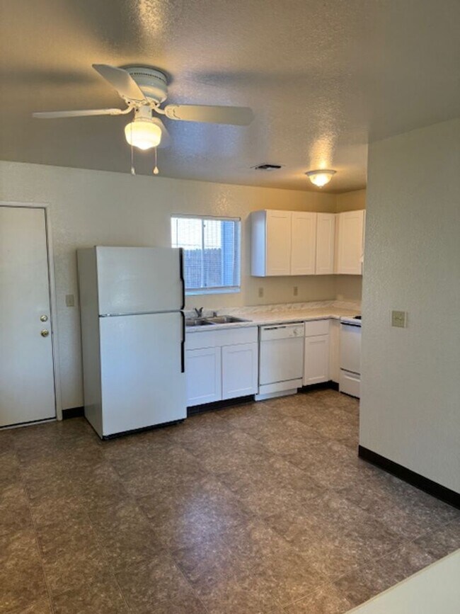 Building Photo - shil835