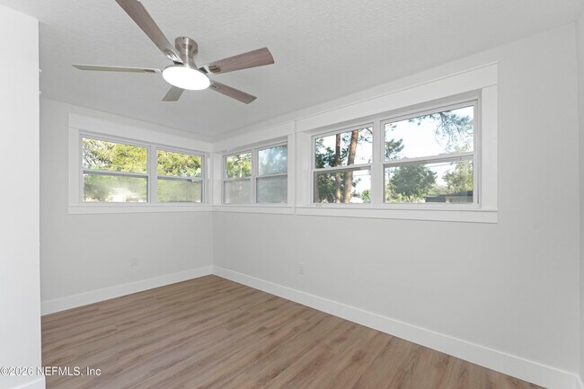 Building Photo - 4308 Worth Dr E