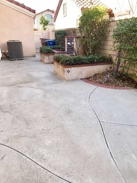 Building Photo - 1727 Blossom Ct