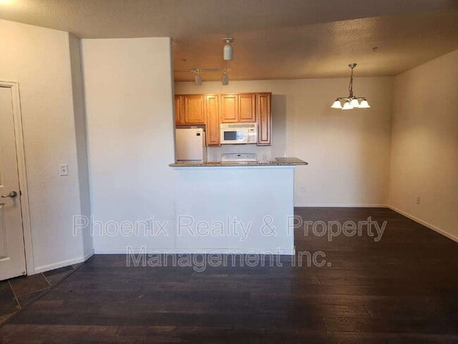 Building Photo - 2900 Blue Sky Cir