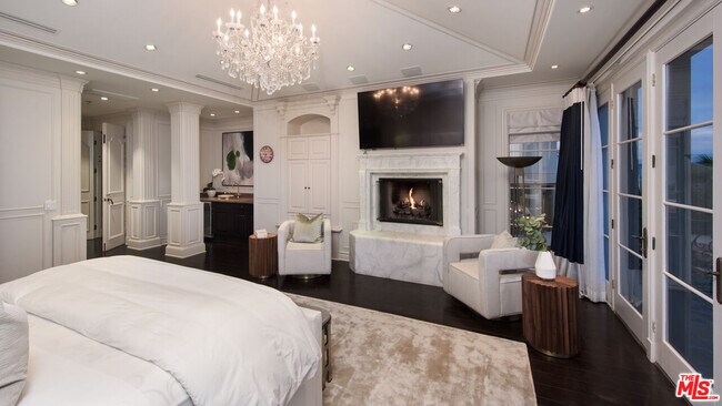 Building Photo - 3016 Elvido Dr