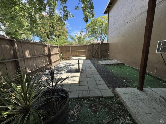 Building Photo - 1712 Arthur Ct