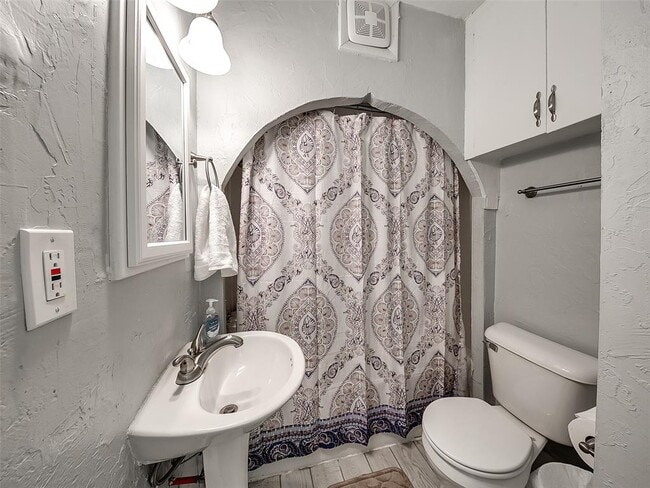 Building Photo - 1630 NW 17th St