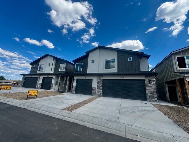 Building Photo - New Construction 3 Bedroom Townhome in University Park