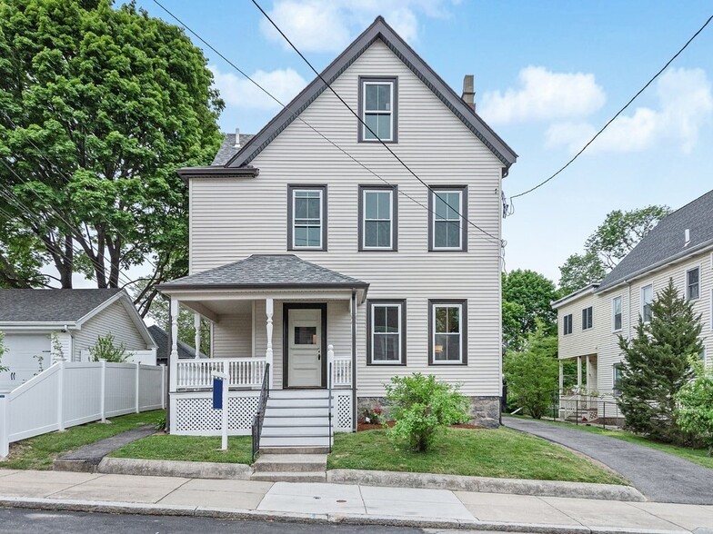 Building Photo - 121 Hewlett St