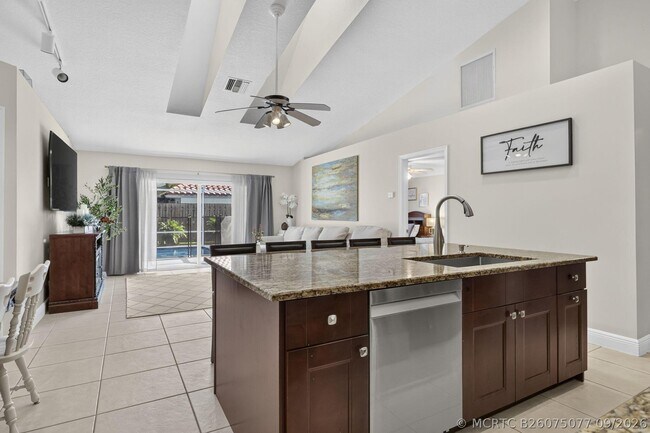 Building Photo - 1204 Mulberry Pl