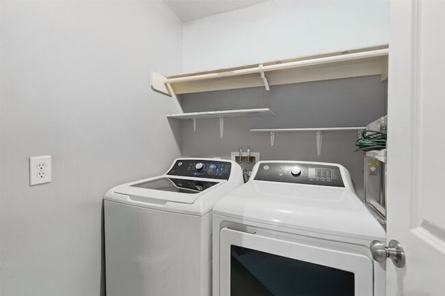 Building Photo - 1923 Bailey St